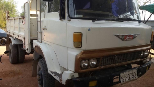 ขายดั้มHINO เครื่อง195แรง เครื่องดี แคชซีสวย สภาพพร้อมใช้งาน เอกสารพร้อมโอน สนใจโทร 090-8588220คุณนะ 093-3258446คุณบิวตี้ ID:narong498 หรือ www.truck.in.th/498 หรือfb:ณรงค์ ซื้อขายรถมือสอง (เว็บไซต์ส่วนตัว)