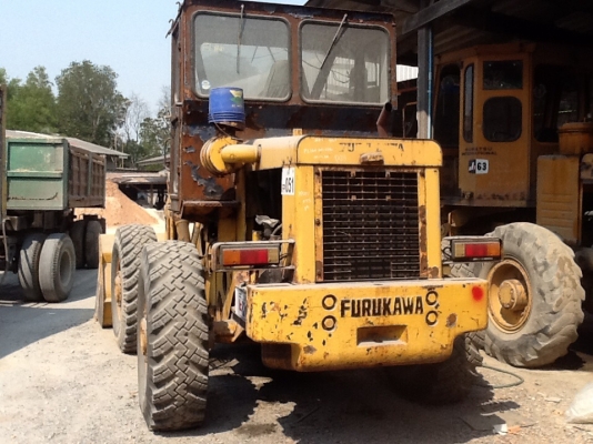 รถตักเก่าญี่ปุ่นสภาพดีพร้อมใช้ ราคาไม่แพงครับ