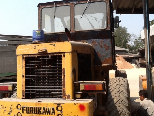 รถตักเก่าญี่ปุ่นสภาพดีพร้อมใช้ ราคาไม่แพงครับ