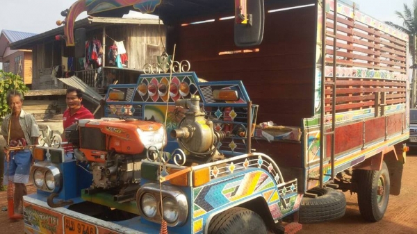 ขายรถอีแต๋น เครื่องRT140 มีสโล แคชซีหน้า5 สภาพพร้อมใช้งาน เอกสารพร้อมโอน  สนใจโทร 090-8588220คุณนะ 093-3258446คุณบิวตี้ ID:narong498 หรือ www.truck.in.th/498 หรือfb:ณรงค์ ซื้อขายรถมือสอง (เว็บไซต์ส่วนตัว)