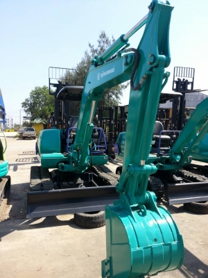 ขายรถเล็ก ยี่ห้อKOMATSU  รุ่น PC40-7 สนใจติดต่อวิภาดา 081-3194528