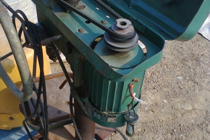 แท่นสว่านพร้อมใช้ครับความสูงประมาณเกือบเมตรครับสภาพดีครับ  ราคานี้คุ้มครับ