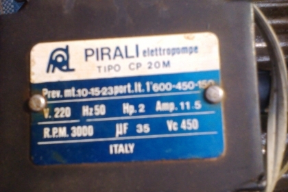 ปั้มน้ำ 2 นิ้ว อิตาลีสภาพเดิมๆครับขนาด 2  นิ้วอิตาลีแรงครับตัวนี้สภาพสวยครับราคานี้คุ้มมากครับ