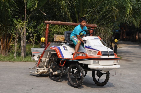 ขายรถดำนาราคาถูก KUBOTA S1-400 (4แถว) สภาพสวยเดิมจากญี่ปุ่นยังไม่เคยใช้ในไทย 48,000เท่านั้น!!