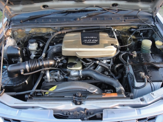 SLX 3.0 ปี03 เครื่องดี สีบาง คัชชีสวย คานหน้าเดิม และมีรถราคาถูกๆราคาส่ง. ราคาพ่อค้า. เชิญชมรายละเอืยด.http://www.rodban.net/