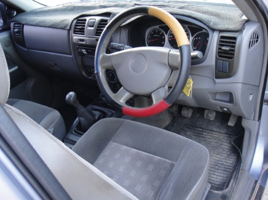 SLX 3.0 ปี03 เครื่องดี สีบาง คัชชีสวย คานหน้าเดิม และมีรถราคาถูกๆราคาส่ง. ราคาพ่อค้า. เชิญชมรายละเอืยด.http://www.rodban.net/