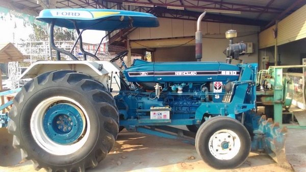 ขายรถไถ ford 6610 ตัวเต็มๆใหม่ๆๆพร้อมทะเบียน