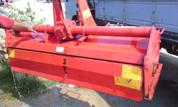 ขาย 23500 บาท สวยๆครับ อยู่ไกลมีรถขนส่งให้ครับ