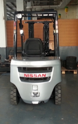 จำหน่ายรถ Forklift Nissan 2.5 ตัน รุ่นใหม่ล่าสุด ดีเซล (ญี่ปุ่น) *ชั่งได้* เสาเข้าตู้ 4.3 เมตร + Side Shift ปี 2010
