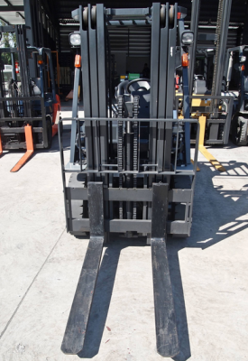 จำหน่ายรถ Forklift Nissan 2.5 ตัน รุ่นใหม่ล่าสุด ดีเซล (ญี่ปุ่น) *ชั่งได้* เสาเข้าตู้ 4.3 เมตร + Side Shift ปี 2010