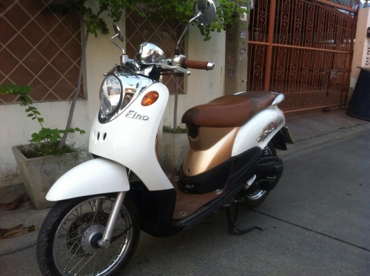 Yamaha Fino Classic ขาว น้ำตาลทอง ชุดหน้าโครมเมี่ยม สวย