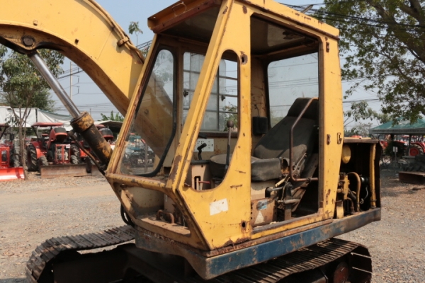 Komatsu PC60-2 เก่าไทยขายตามสภาพครับ มีบุ้งกี้