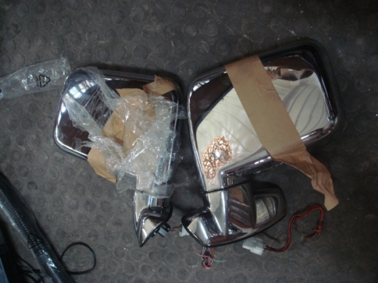 ขายกันชนหน้า แสตนเลส เก่าญี่ปุ่นของ แลนด์ครุยเซอร์ vx 80 ครับ