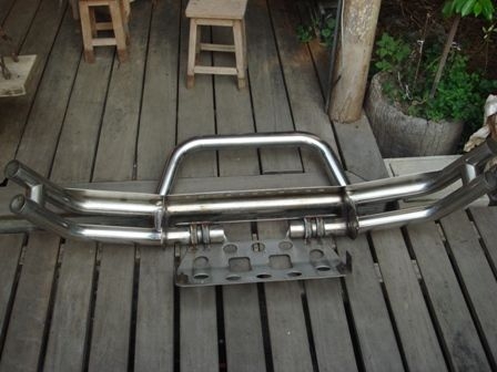 ขายกันชนหน้า แสตนเลส เก่าญี่ปุ่นของ แลนด์ครุยเซอร์ vx 80 ครับ