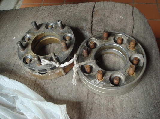 ขายกันชนหน้า แสตนเลส เก่าญี่ปุ่นของ แลนด์ครุยเซอร์ vx 80 ครับ