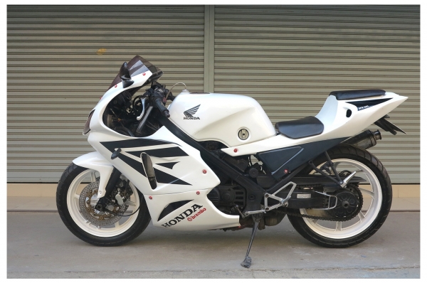 Honda VFR 400cc  หรือ NC24 ทะเบียนแท้ พร้อมโอน