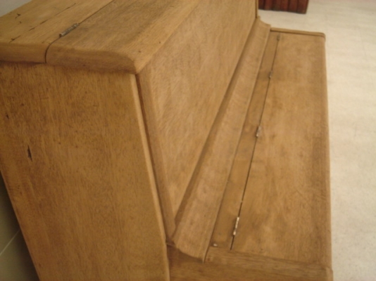 ขายเปียโนเก่า ยี่ห้อ HORUGEL