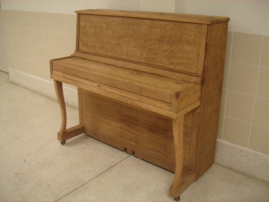 ขายเปียโนเก่า ยี่ห้อ HORUGEL