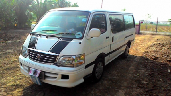 รถตู้โตโยต้า ตาเพชร เครื่อง1jz เกีบร์ออโต้ NGV 2ถัง