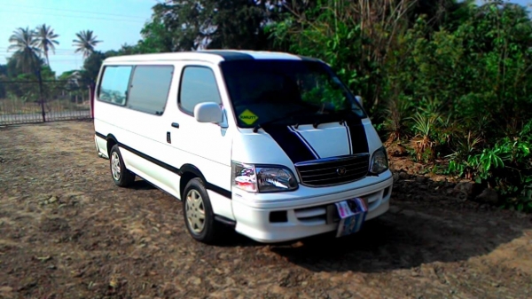 รถตู้โตโยต้า ตาเพชร เครื่อง1jz เกีบร์ออโต้ NGV 2ถัง