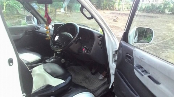 รถตู้โตโยต้า ตาเพชร เครื่อง1jz เกีบร์ออโต้ NGV 2ถัง