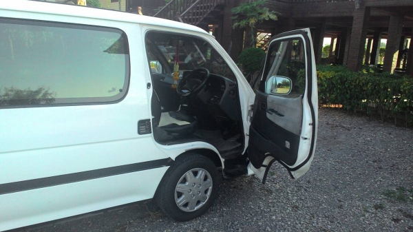 รถตู้โตโยต้า ตาเพชร เครื่อง1jz เกีบร์ออโต้ NGV 2ถัง