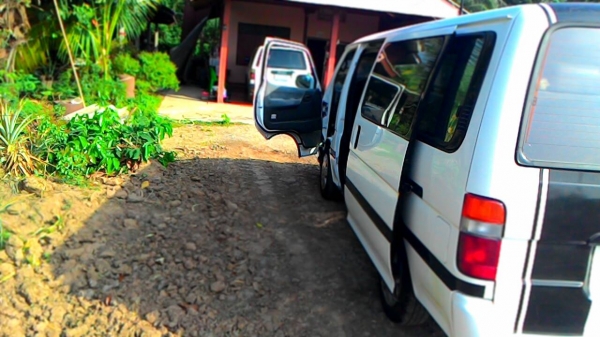 รถตู้โตโยต้า ตาเพชร เครื่อง1jz เกีบร์ออโต้ NGV 2ถัง