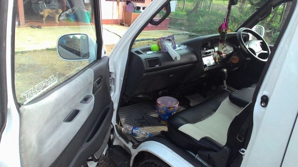 รถตู้โตโยต้า ตาเพชร เครื่อง1jz เกีบร์ออโต้ NGV 2ถัง