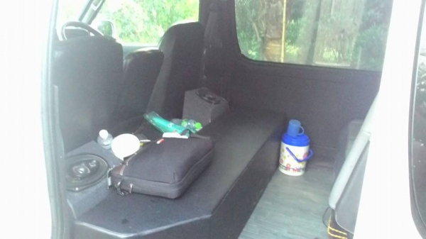 รถตู้โตโยต้า ตาเพชร เครื่อง1jz เกีบร์ออโต้ NGV 2ถัง