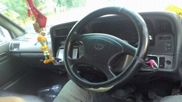 รถตู้โตโยต้า ตาเพชร เครื่อง1jz เกีบร์ออโต้ NGV 2ถัง