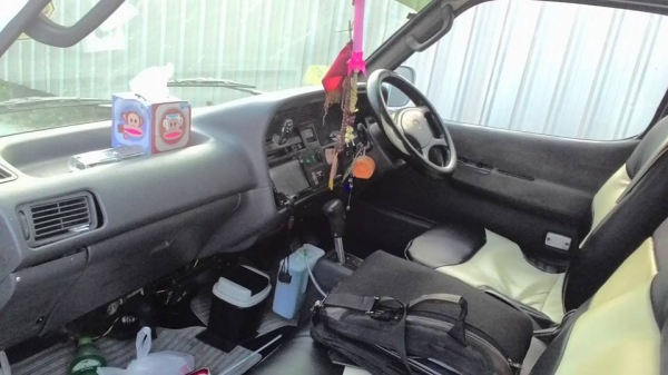 รถตู้โตโยต้า ตาเพชร เครื่อง1jz เกีบร์ออโต้ NGV 2ถัง