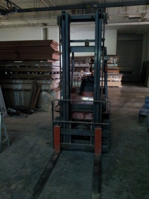 จำหน่าย Forklift NISSAN 2.5 ตัน ดีเซล (นำเข้าจาก Singapore) เสา 4 เมตร ปี 2002 (รัศมีวงเลี้ยวแคบ) ราคาพิเศษ