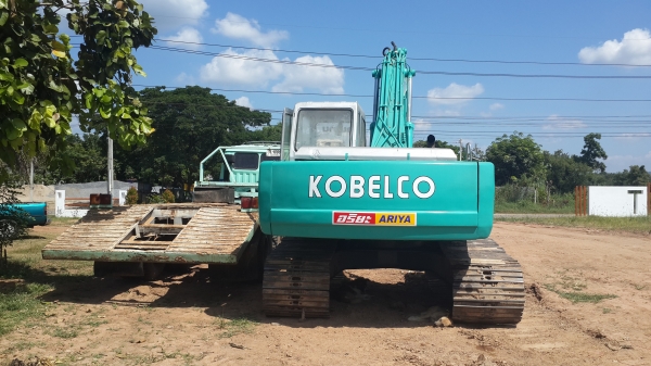 ขายรถแบ็คโค มาร์ค 3 serailสูง  17000 ราคา 800000