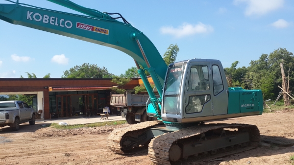 ขายรถแบ็คโค มาร์ค 3 serailสูง  17000 ราคา 800000