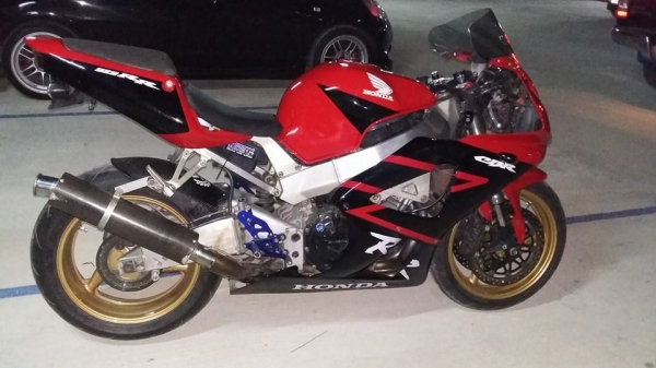 ขาย cbr929 ปี 2002 ทะเบียนโอนนอก 120,000  บาท