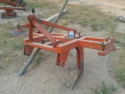 ขางหางยกล่อง  และขุดมัน  โคลงเดียวกัน  สำหรับรถ36แรงถึง60แรงสนใจ0810076640