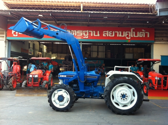 ฟอร์ด 3910/4WD พร้อมชุดบุ้งกี๋