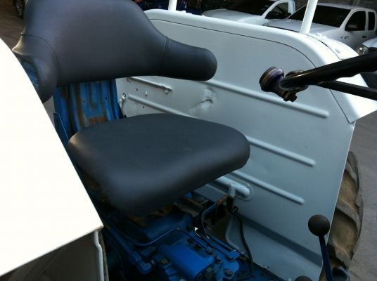 ฟอร์ด 3910/4WD พร้อมชุดบุ้งกี๋