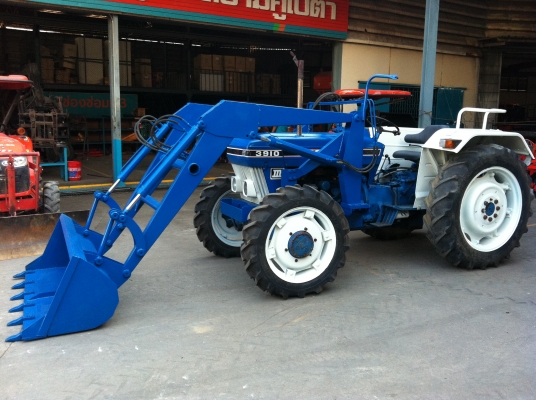 ฟอร์ด 3910/4WD พร้อมชุดบุ้งกี๋