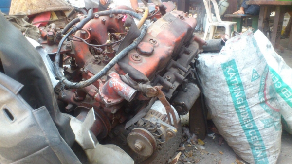 ขายเครื่อง  isuzu 4BD1   115 แรงฝาดำ