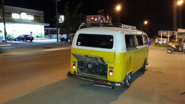 เลี้ยวล่าง พยาบาลแท้ ทบ.พร้อม แอร์เย็น เพลงเพราะ เลี้ยวล่าง พยาบาลแท้ ทบ.พร้อม แอร์เย็น เพลงเพราะ