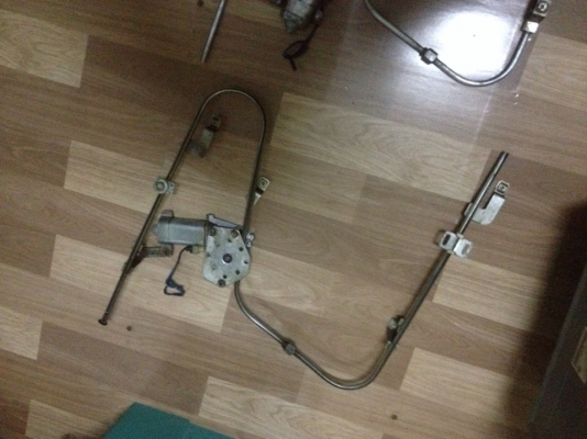 ขายชุดรางมอเตอร์กระจกไฟฟ้า e30เดิมแท้ของ4ประตู มีคู่หน้า1คู่ ราคา2200บาท กับ ด้านหลังซ้าย1ชุด1100 บาท สภาพดีพร้อมใส่ โทร0924462525โส ขายชุดรางมอเตอร์กระจกไฟฟ้า e30เดิมแท้ของ4ประตู มีคู่หน้า1คู่ ราคา2200บาท กับ ด้านหลังซ้าย1ชุด1100 บาท สภาพดีพร้อมใส่ โทร0924462525โส