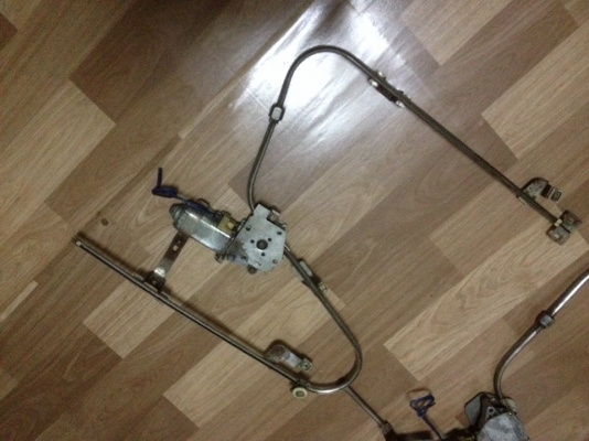 ขายชุดรางมอเตอร์กระจกไฟฟ้า e30เดิมแท้ของ4ประตู มีคู่หน้า1คู่ ราคา2200บาท กับ ด้านหลังซ้าย1ชุด1100 บาท สภาพดีพร้อมใส่ โทร0924462525โส ขายชุดรางมอเตอร์กระจกไฟฟ้า e30เดิมแท้ของ4ประตู มีคู่หน้า1คู่ ราคา2200บาท กับ ด้านหลังซ้าย1ชุด1100 บาท สภาพดีพร้อมใส่ โทร0924462525โส