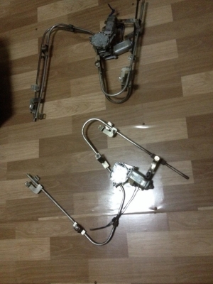 ขายชุดรางมอเตอร์กระจกไฟฟ้า e30เดิมแท้ของ4ประตู มีคู่หน้า1คู่ ราคา2200บาท กับ ด้านหลังซ้าย1ชุด1100 บาท สภาพดีพร้อมใส่ โทร0924462525โส ขายชุดรางมอเตอร์กระจกไฟฟ้า e30เดิมแท้ของ4ประตู มีคู่หน้า1คู่ ราคา2200บาท กับ ด้านหลังซ้าย1ชุด1100 บาท สภาพดีพร้อมใส่ โทร0924462525โส