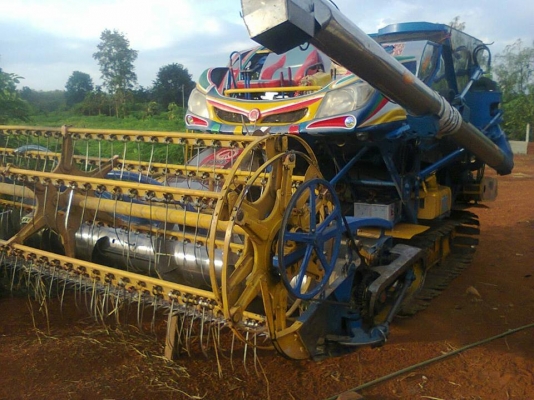 ขายรถเกี่ยวข้าว เกษตรพัฒนาไอ้หนุ่มไวไฟ ปี53 ช่วงล่างเต็ม เครื่องดี ตัวเดิน12ปั๊ม23 เครื่อง มิตซู270TURBO โซ่48ข้อสภาพพร้อมลงลุยงาน ติดต่อ 080-7964423