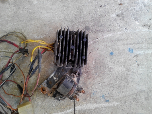 ขาย อะไหล่ GSX R 400 cc แผ่นชาร์ตราคา 1500 บาท