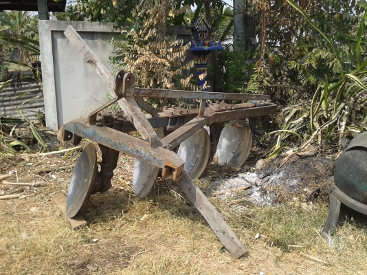 ขาย 7840 สองเพลา คาราโล่ พร้อมอุปกรณ์ เอกสารเล่มทะเบียน อยากขายครับ