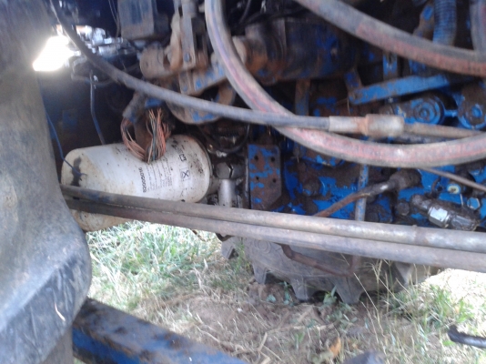 ขาย 7840 สองเพลา คาราโล่ พร้อมอุปกรณ์ เอกสารเล่มทะเบียน อยากขายครับ