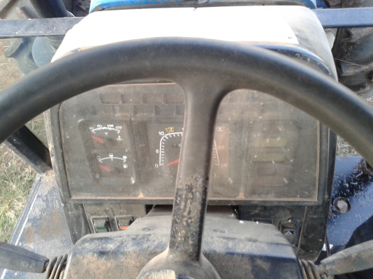 ขาย 7840 สองเพลา คาราโล่ พร้อมอุปกรณ์ เอกสารเล่มทะเบียน อยากขายครับ