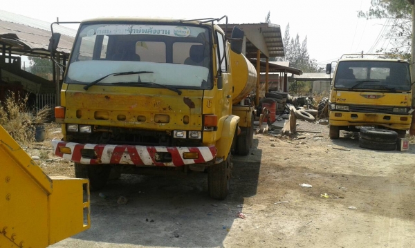 ขายรถบรรทุก 10 ล้อน้ำ ISUZU ROCKY 175 แรงม้า เพลาเดี่ยว ถังเป็นเหล็กแสตนเลสบรรจุ 15000 ราคา 600000
